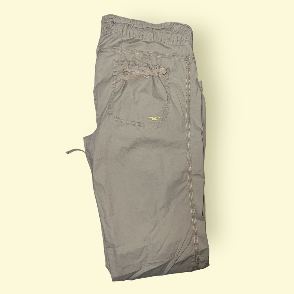 HOLLISTER | WOMENS KHAKI LIGHTWEIGHT PANTS AND CAPRIS ALL IN ONE SZ 9